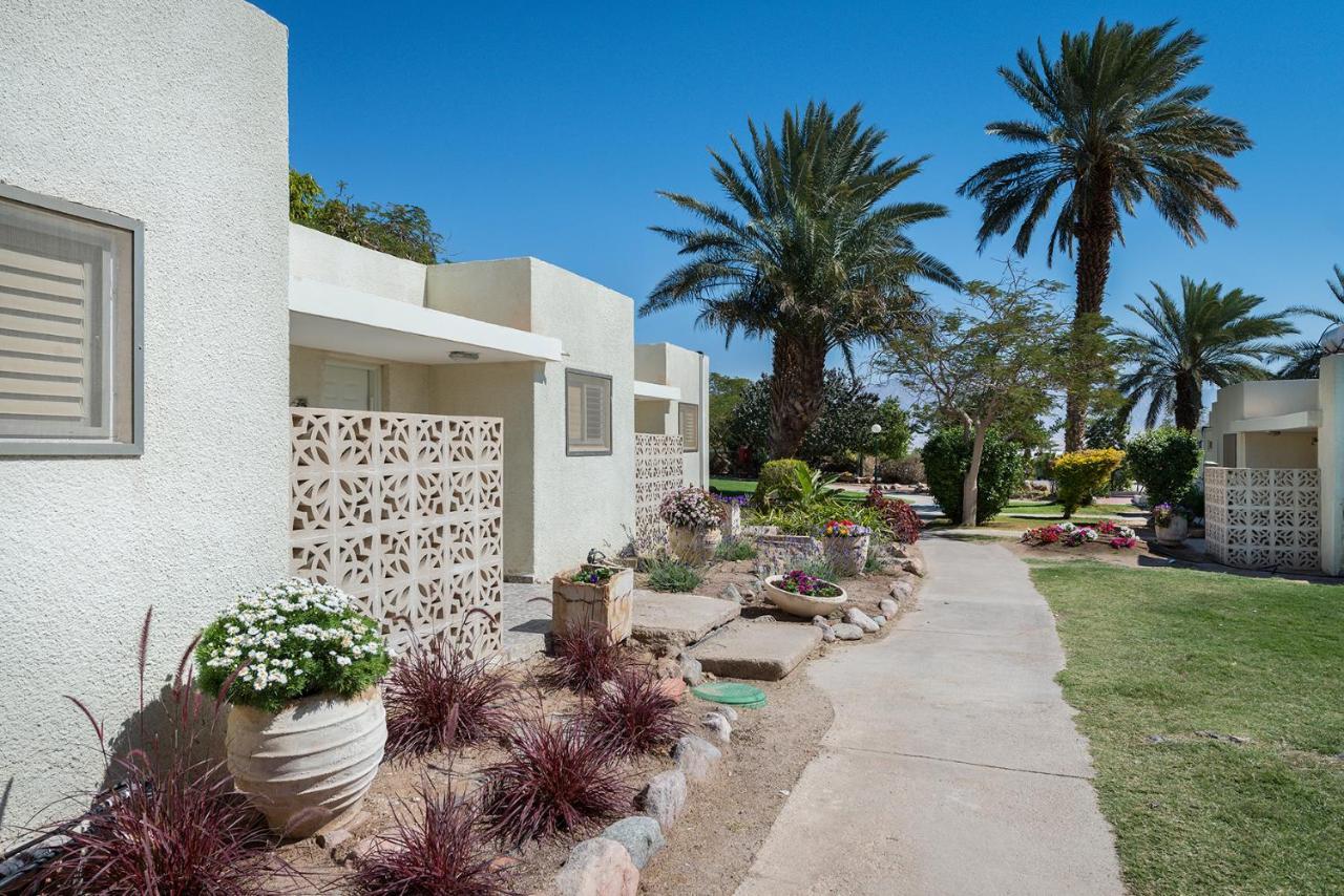Eilot Kibbutz Country Lodging エイラート エクステリア 写真
