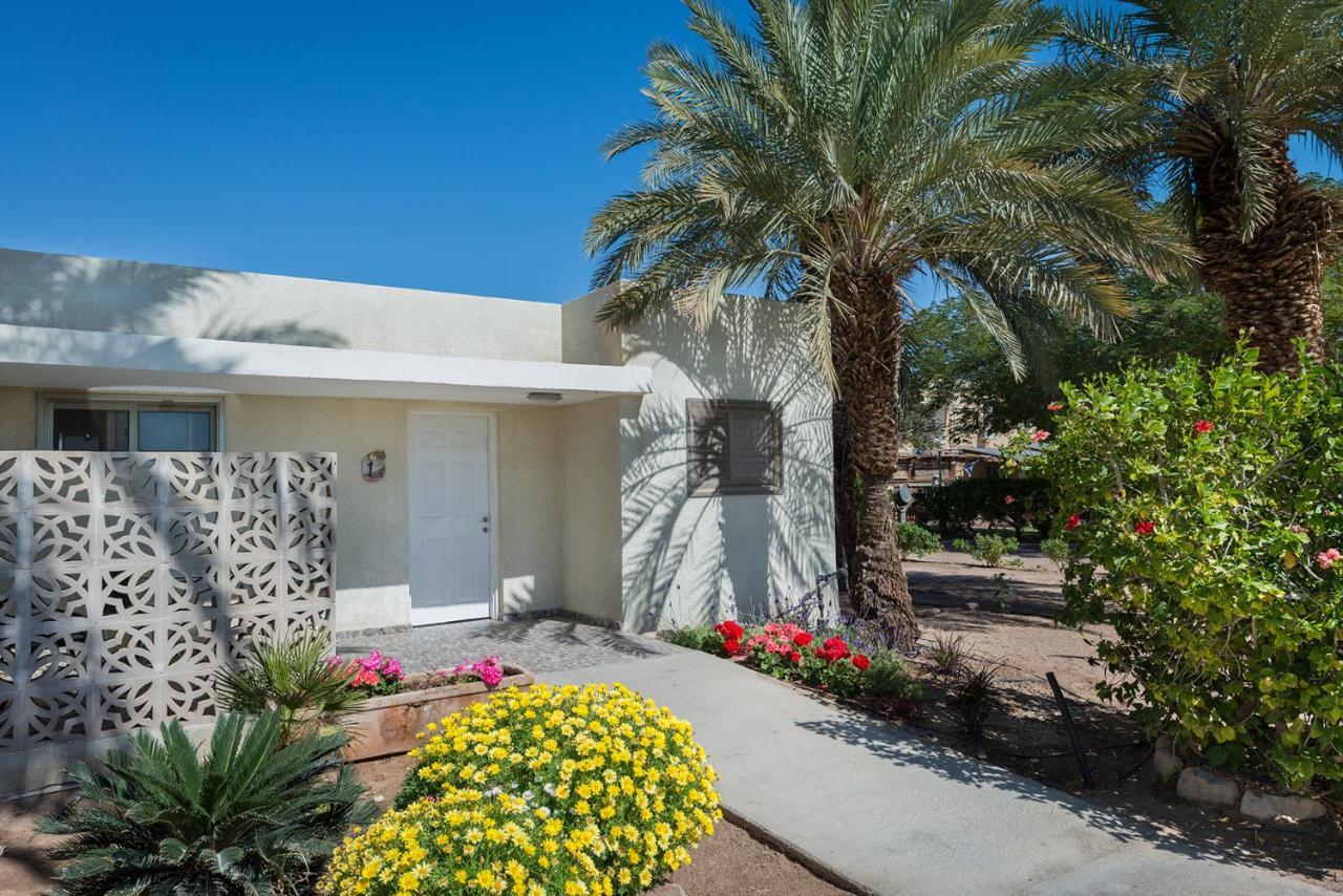Eilot Kibbutz Country Lodging エイラート エクステリア 写真