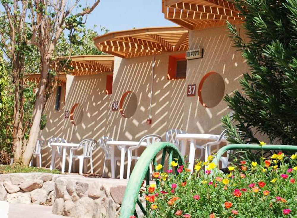 Eilot Kibbutz Country Lodging エイラート エクステリア 写真