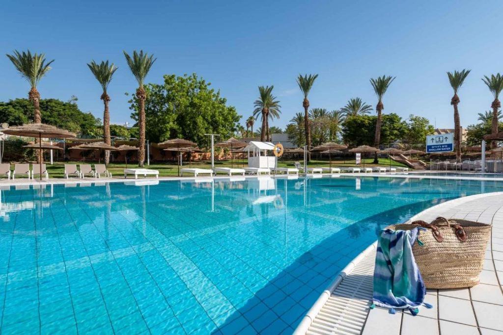 Eilot Kibbutz Country Lodging エイラート エクステリア 写真