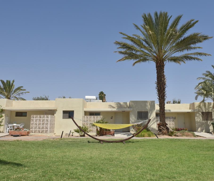 Eilot Kibbutz Country Lodging エイラート エクステリア 写真