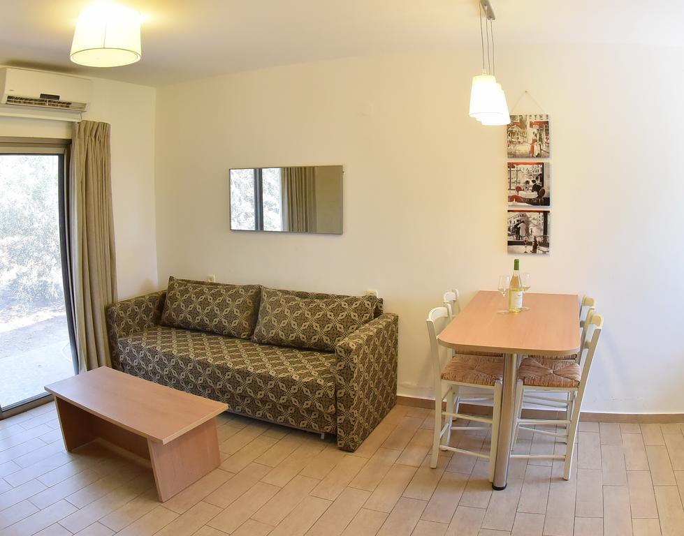 Eilot Kibbutz Country Lodging エイラート エクステリア 写真