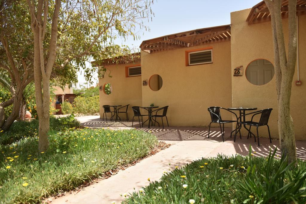 Eilot Kibbutz Country Lodging エイラート エクステリア 写真
