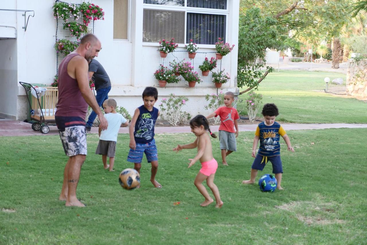 Eilot Kibbutz Country Lodging エイラート エクステリア 写真