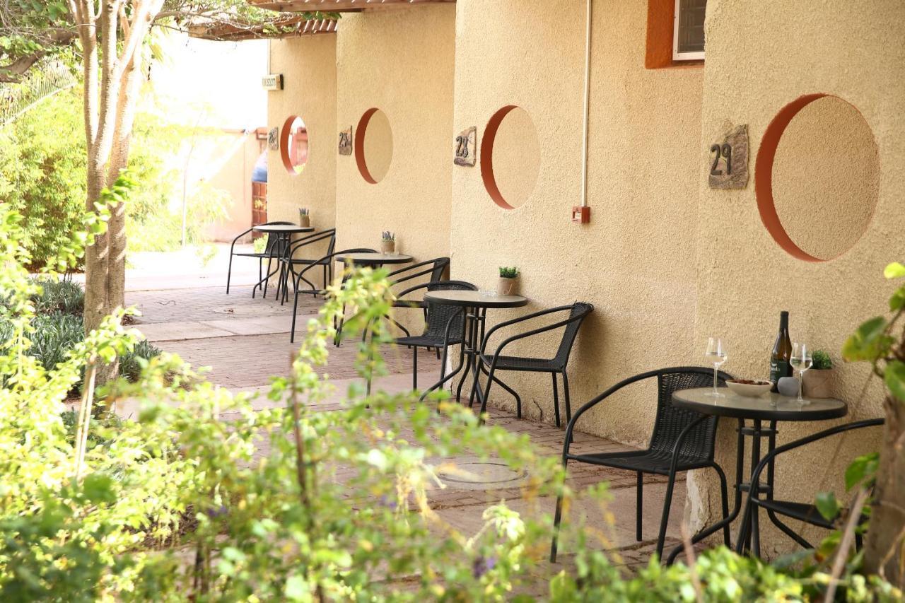 Eilot Kibbutz Country Lodging エイラート エクステリア 写真